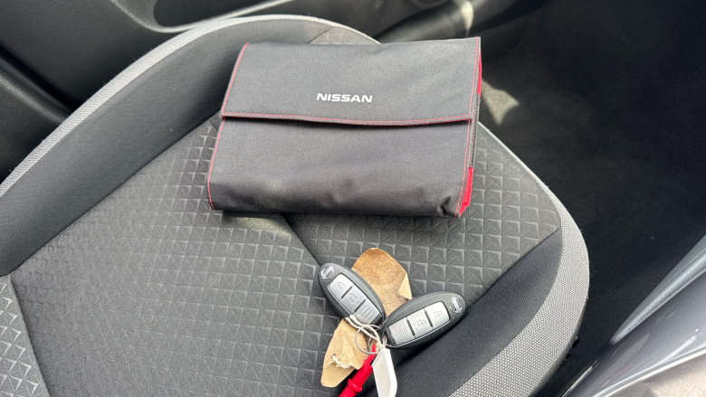 Nissan Juke 1.0 DiG-T 114 N-Connecta 5dr Petrol Hatchback